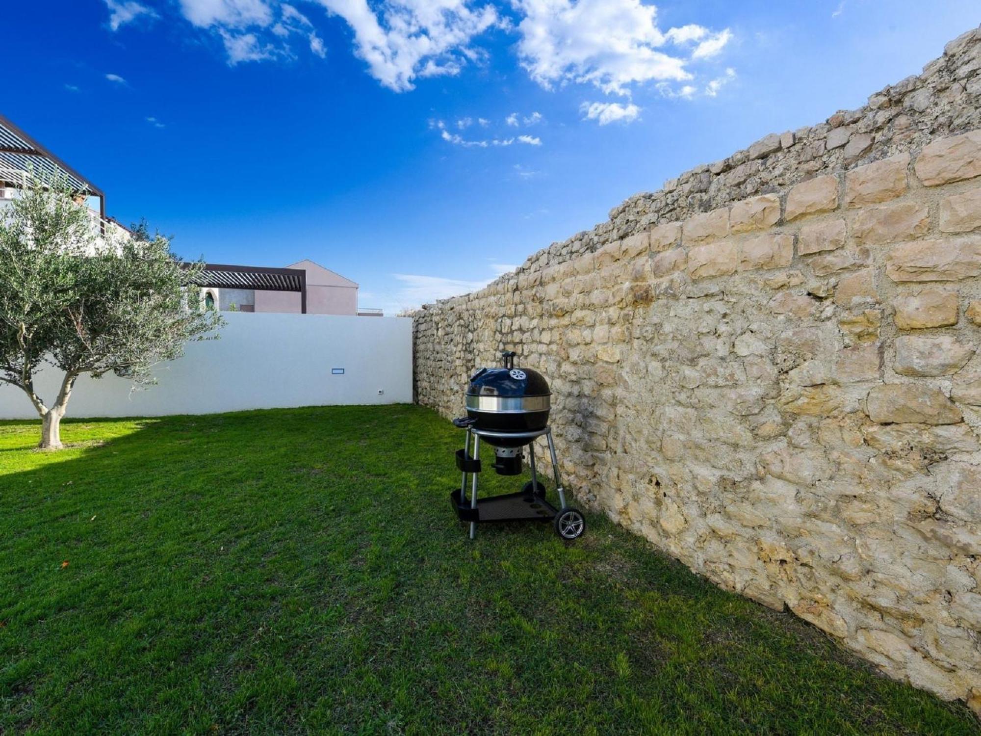 Modern Villa in Nin with Terrace Exterior foto